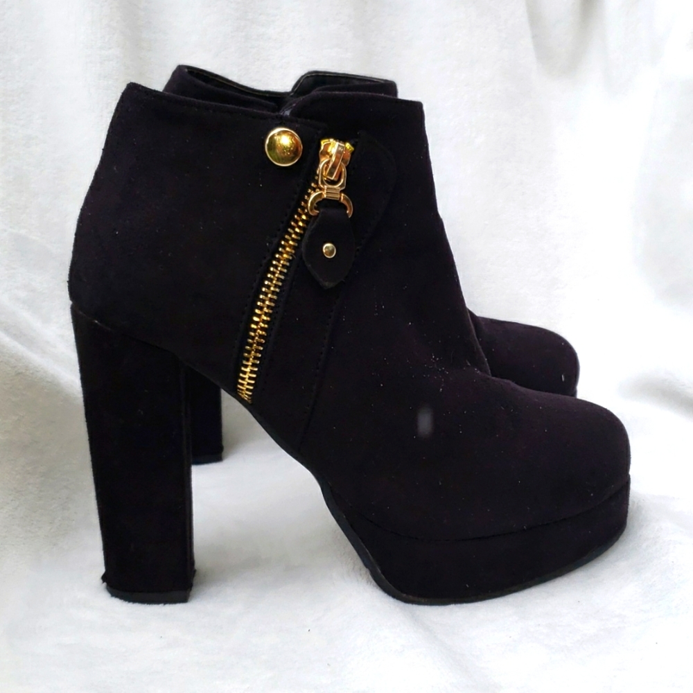 GOING SHU High Heeled Suede Boots
